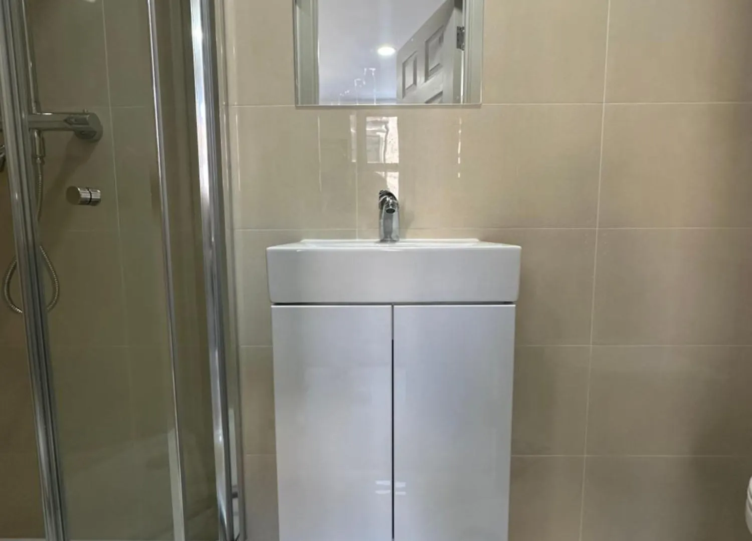 Apartment New Build Cozy Studio Flat In Central London!!4